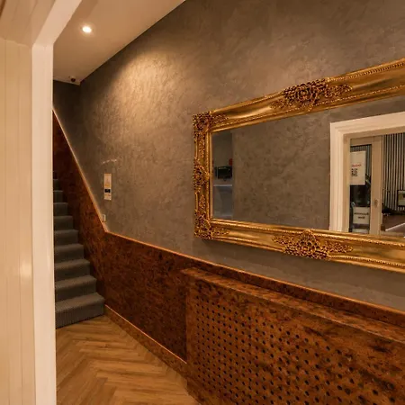 Paddington Townhouse Hotel By Oyo-2