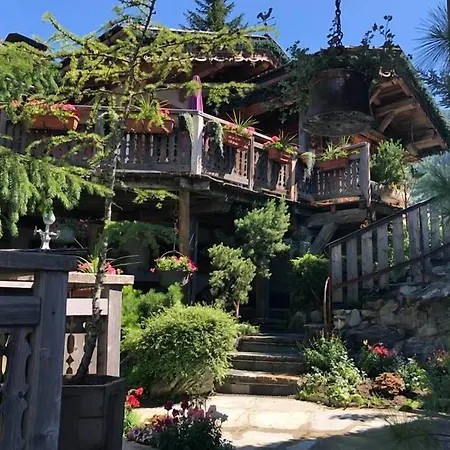 Hôtel Les Chalets de Philippe avec Jacuzzis Privatifs-2