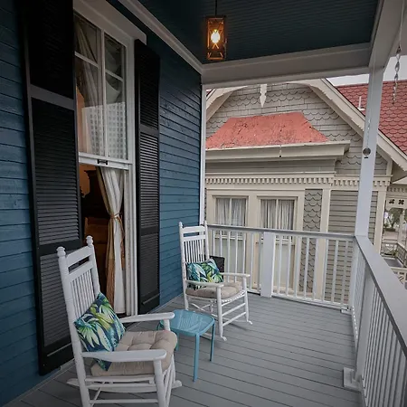 The 1890 Freeman House-3
