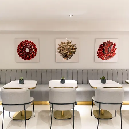 Meg Hotel-3