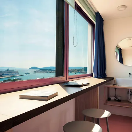 Horizon Luxury Suites & Design Rooms-2