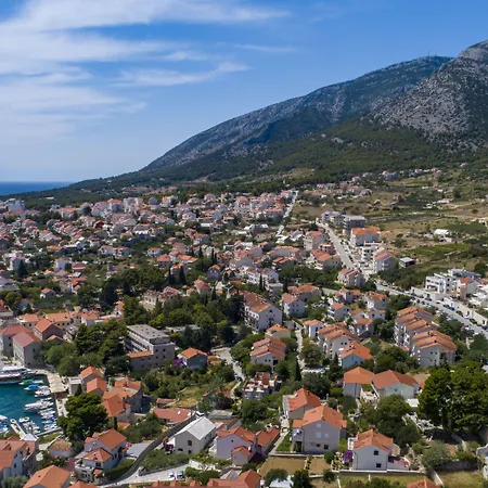 Apartments Villa Azzurra Bol-2