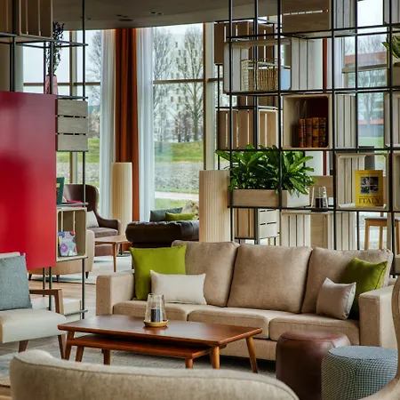 Intercityhotel Amsterdam Schiphol Airport-3