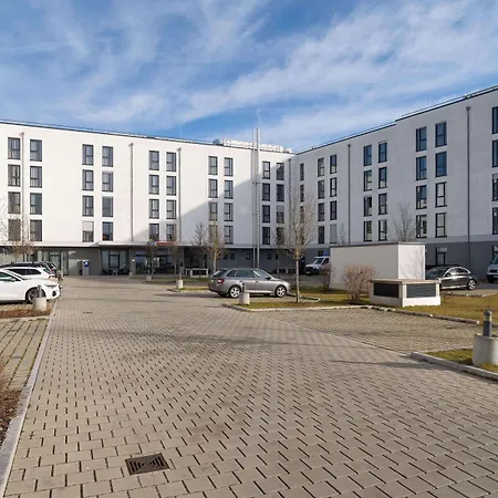 Ramada Encore By Wyndham Munich Messe-3