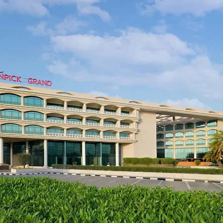 Moevenpick Grand Al Bustan-2