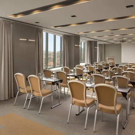 Courtyard By Marriott Downtown Sibiu-3