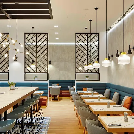 Courtyard By Marriott Luton Airport-3