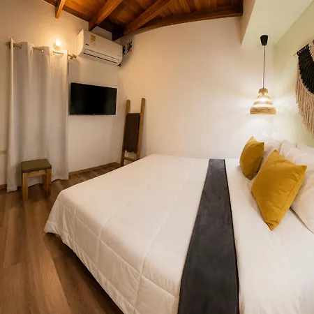 Luum Guest House Manila-3