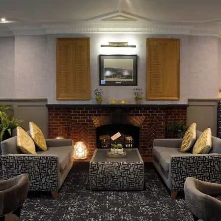 The Lodge At Kingswood-3