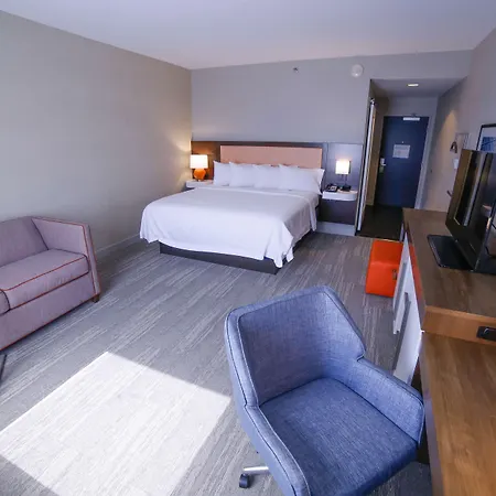 Hampton Inn & Suites Forest City-2
