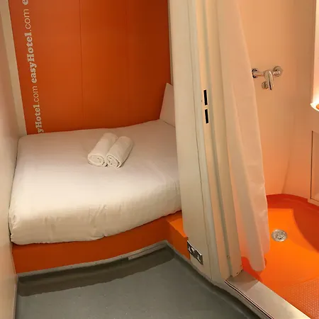 Easyhotel South Kensington-2