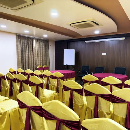 Royal Palm - Hotel Near Udaipur Railway Station-3