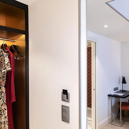 Hotel Dress Code-2