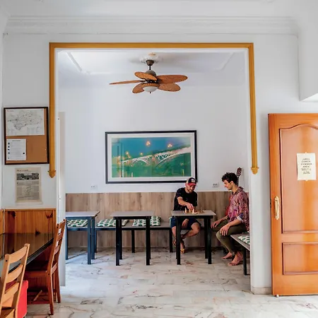 Hostel Triana Backpackers-2