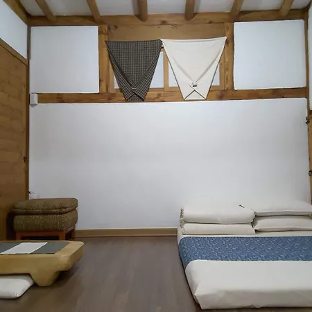 Yettle Hanok Stay-3
