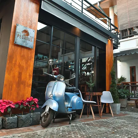 Gordnuea Boutique House-3
