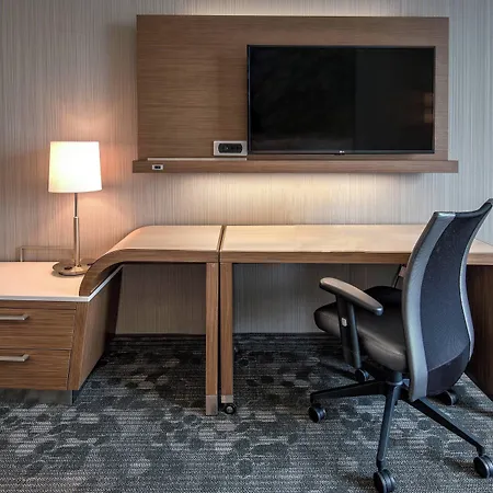 Courtyard By Marriott Kansas City Downtown/Convention Center-3
