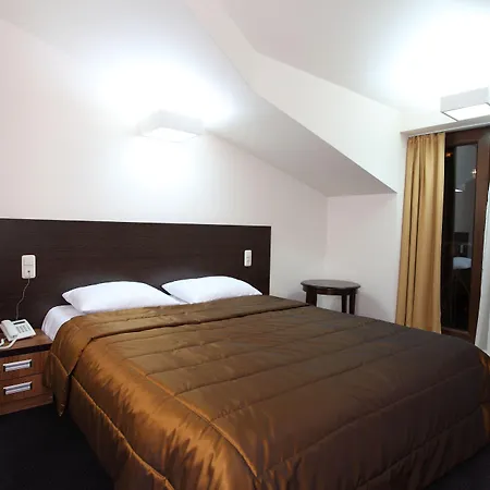 Cascade Hotel-2