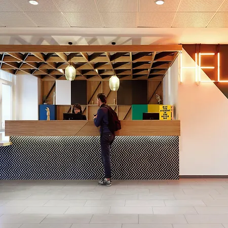 The Social Hub Paris La Defense-2