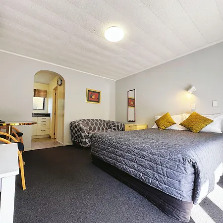 Kingswood Manor Motel-3