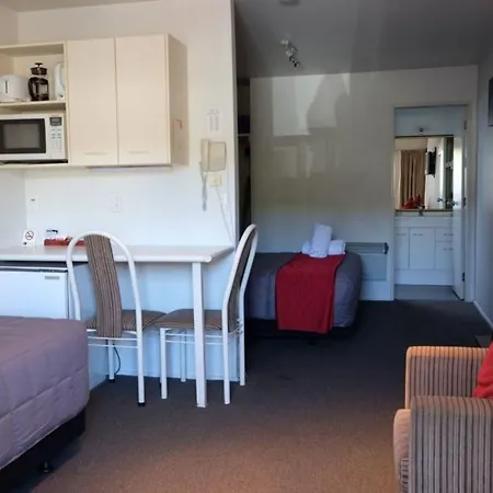Marksman Motor Inn-2