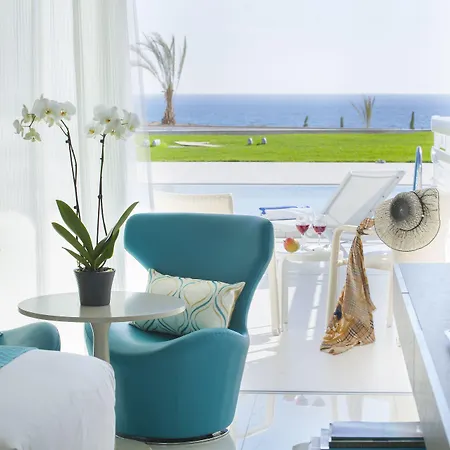 King Evelthon Beach Hotel & Resort-2