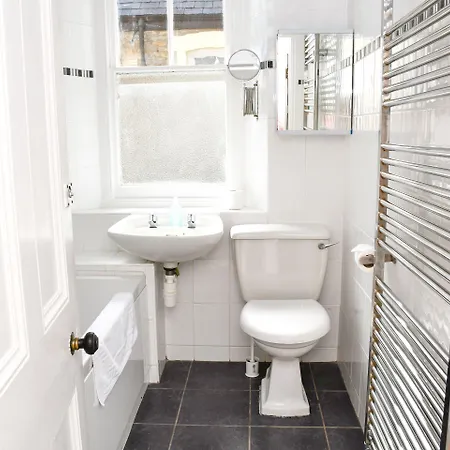 Donnington Guesthouse-3