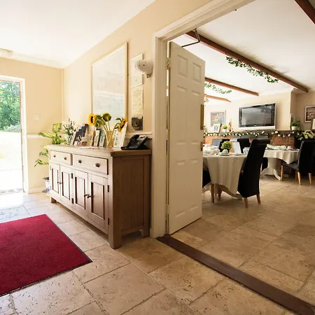 Lovesgrove Country Guest House-3