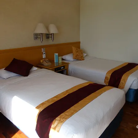 The Aloha Hotel-2