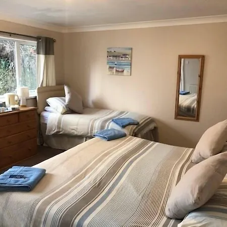 Bridgeside Guest House-2