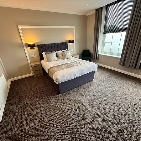 The Raven Hotel-3