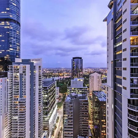 Oaks Brisbane Festival Suites-2