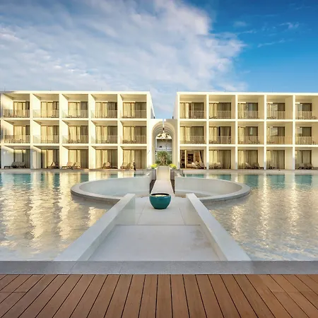 Patong Beach Hotel By See2Sea-2