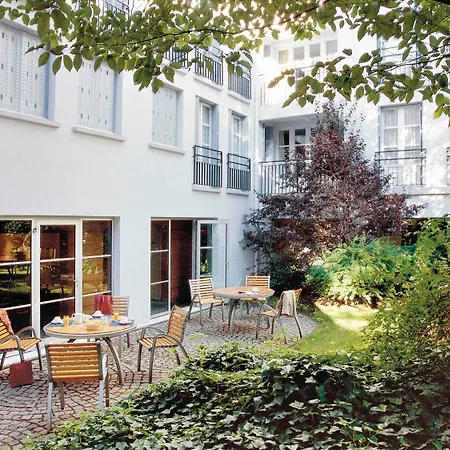 Aparthotel Adagio Paris Montmartre-3