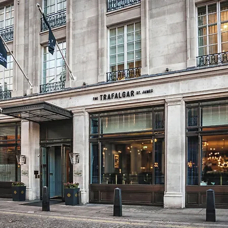 The Trafalgar St James London Curio Collection By Hilton-3