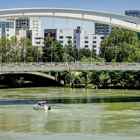 ibis Styles Lyon Gerland-2