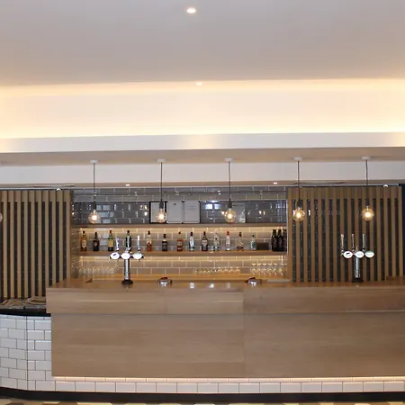 Holiday Inn Express Oxford Kassam Stadium By Ihg-3