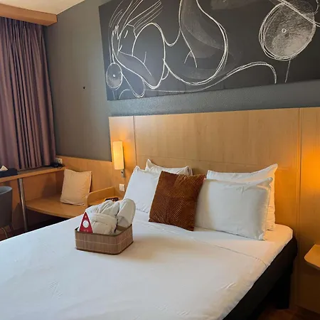 Ibis Barcelona Meridiana-3
