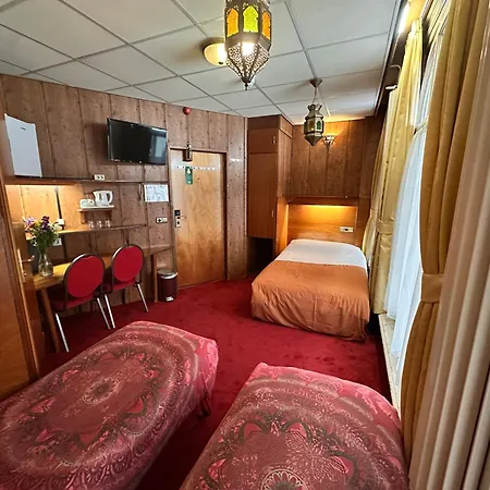 Nadia Hotel-2