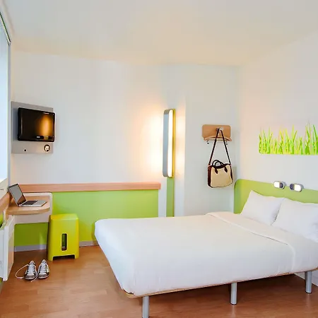 Ibis Budget Bordeaux Centre Bastide-2