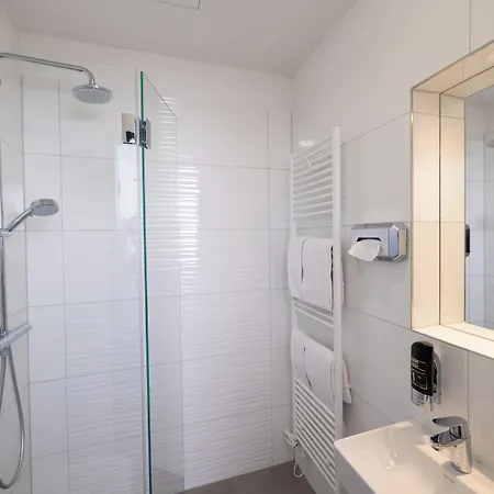 Smart Stay Hotel Station-2