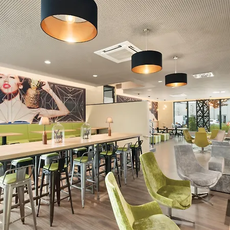 Super 8 By Wyndham Munich City North-2