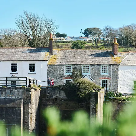 Pier House-3
