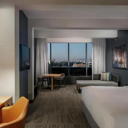 Hilton Guadalajara Midtown-2