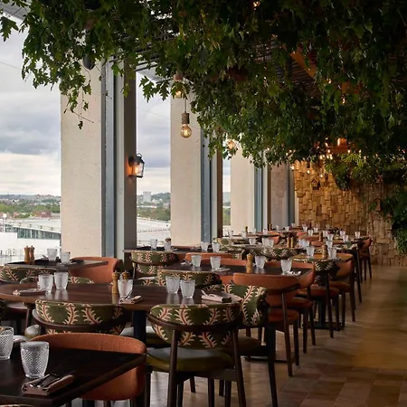Treehouse Hotel London-2