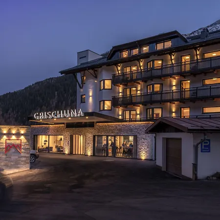 Heart Hotel Grischuna-2