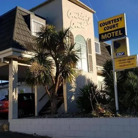 Courtesy Court Motel-3