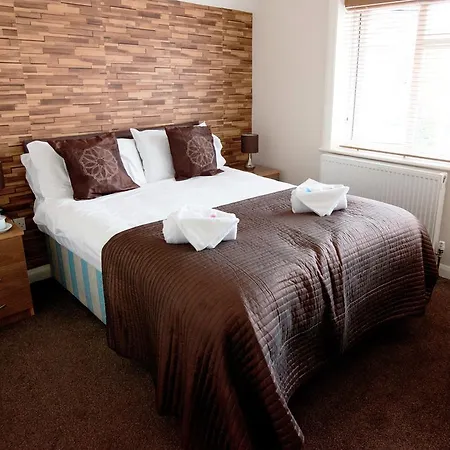 Three Bridges B & B - Gatwick-3