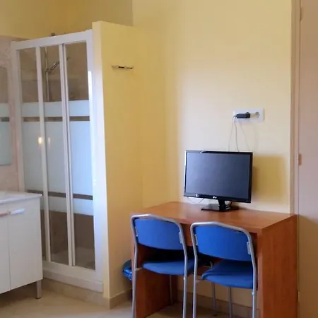 Hostal Capitol Ramblas-2
