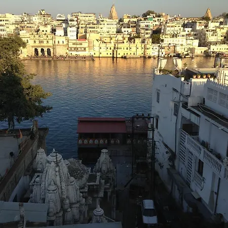 Madpackers Udaipur-3